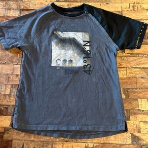 ZARA Kids Black Gray Gold T-Shirt – Size 9- 134CM Stylish Short Sleeve